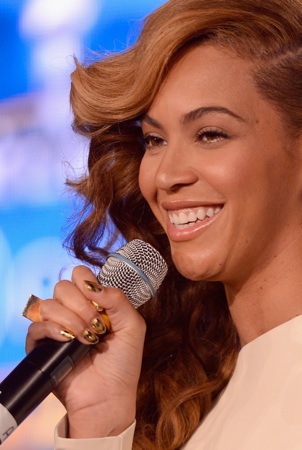 Beyonce @ Superbowl Conference
