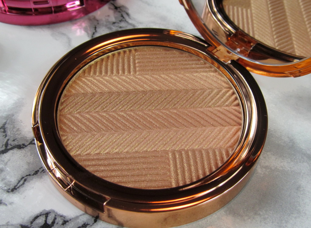 elizabeth arden sunset bronze, Sunset Bronze Prismatic Bronzing Powder, elizabeth arden bronzer, elizabeth arden spring 2016, bronzer for spring, how to make skin look tan, sun free tan, how to give yourself a golden glow, how to use bronzer