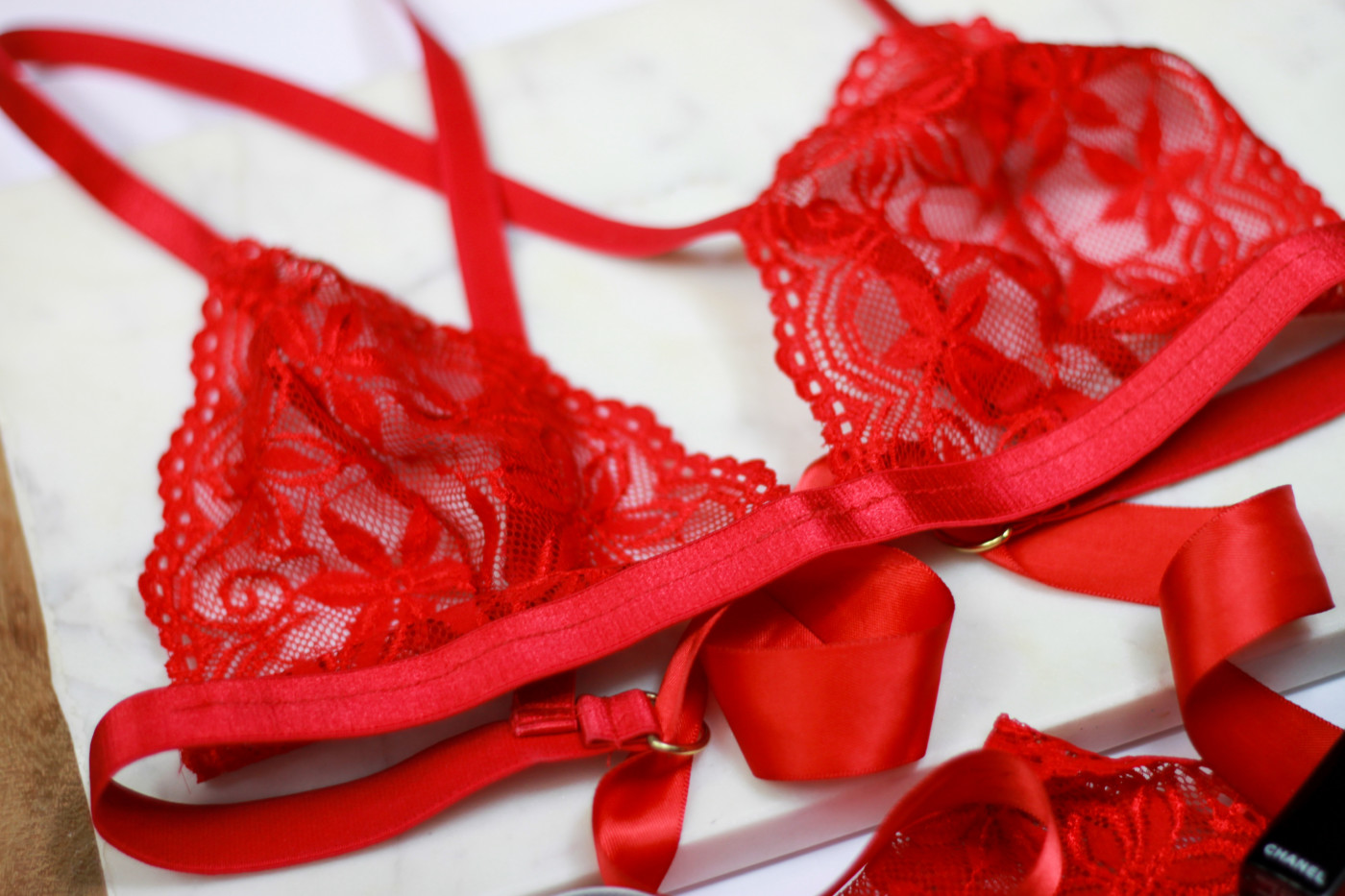 valentine's day, valentine's day tips, how to get ready for valentine's day, dark side of the loom, custom lingerie, custom lingerie canada, sexy valentine's day look, where to get sexy lingerie, how to make valentine's day perfect, ideas for valentine's day