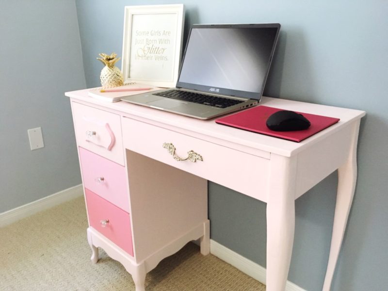 How to paint an old desk, DIY old furniture, how to paint old furniture, how to bring old furniture back to life, premier paint, premier paint canadian tire, painting old furniture, diy pink desk, how to paint a desk pink, how to paint ombre drawers
