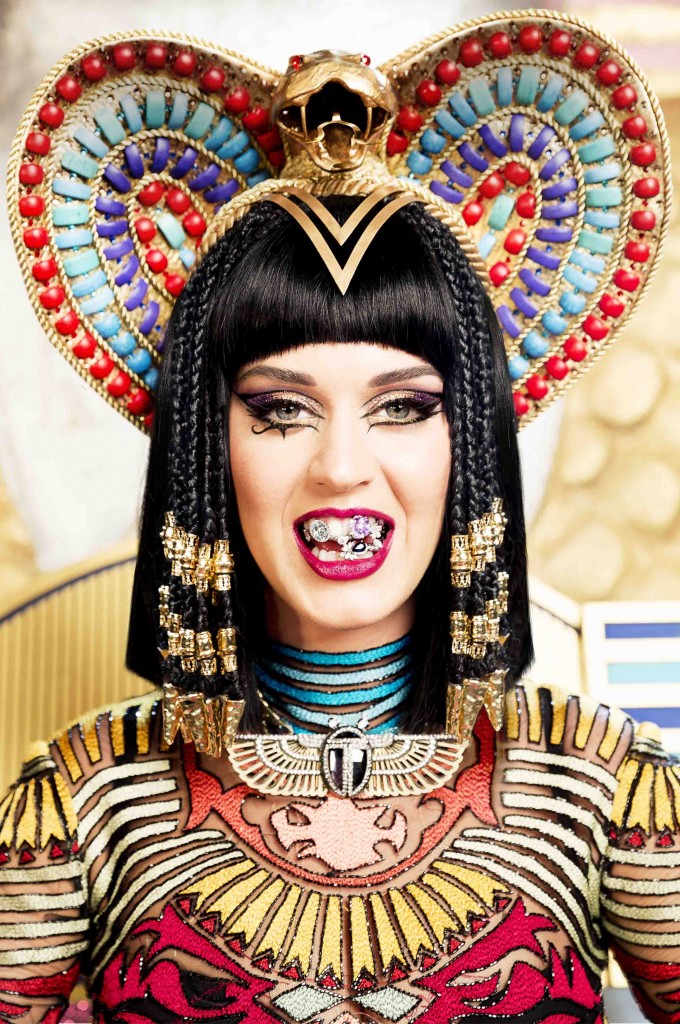 Katy Perry Dark Horse Makeup Tutorial